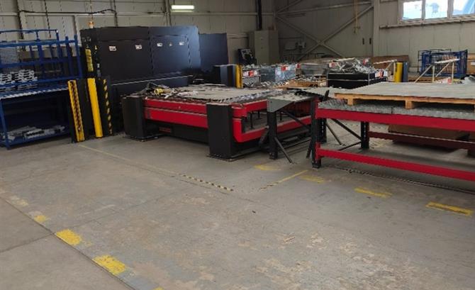 AMADA LCG 3015 AJ